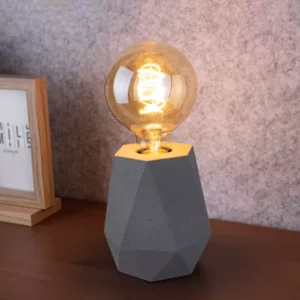 615ee35873385d7bfed8fb02ca0320b4.webp Lampa Stołowa Beton Diament Szary