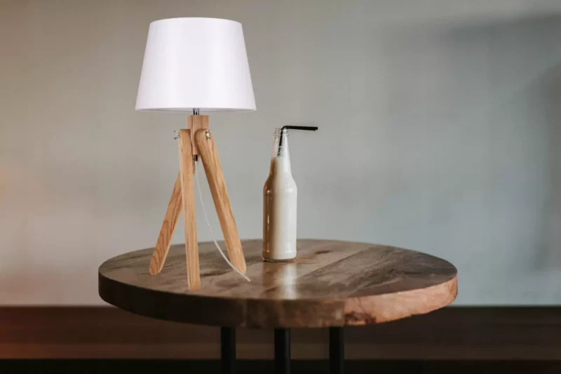 LAMPKA NOCNA STOŁOWA DREWNIANA OZDOBNA ABAŻUR E27 LED WARIANTY 63 CM